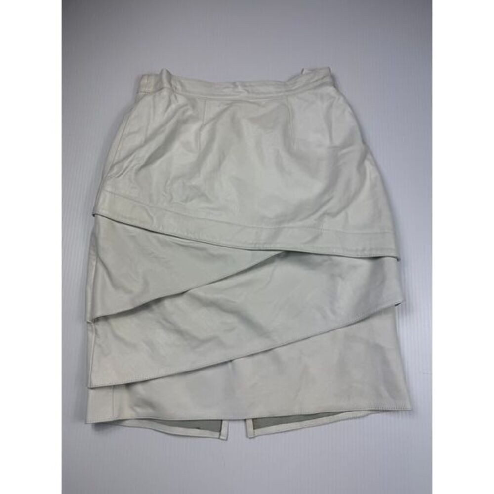 Lillie Rubin White Tiered leather Skirt with Architectural Pleating size 10